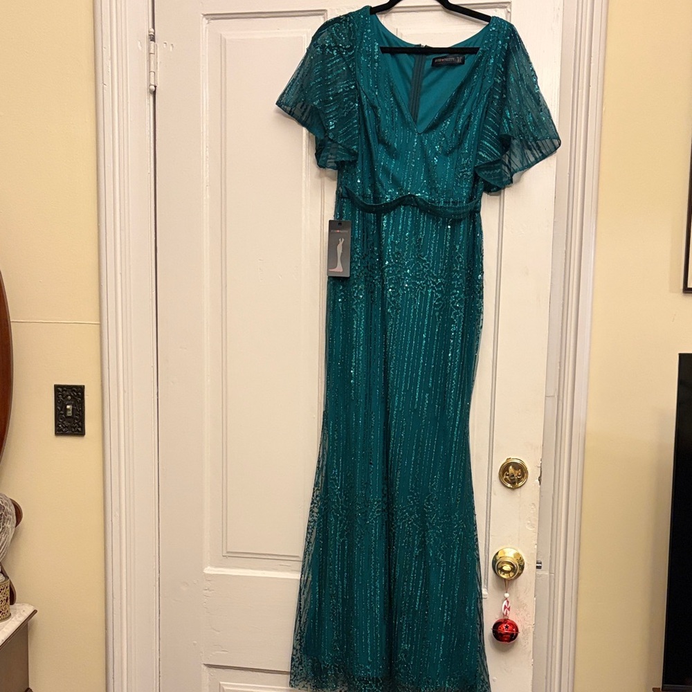 Elegant Teal Evening Gown